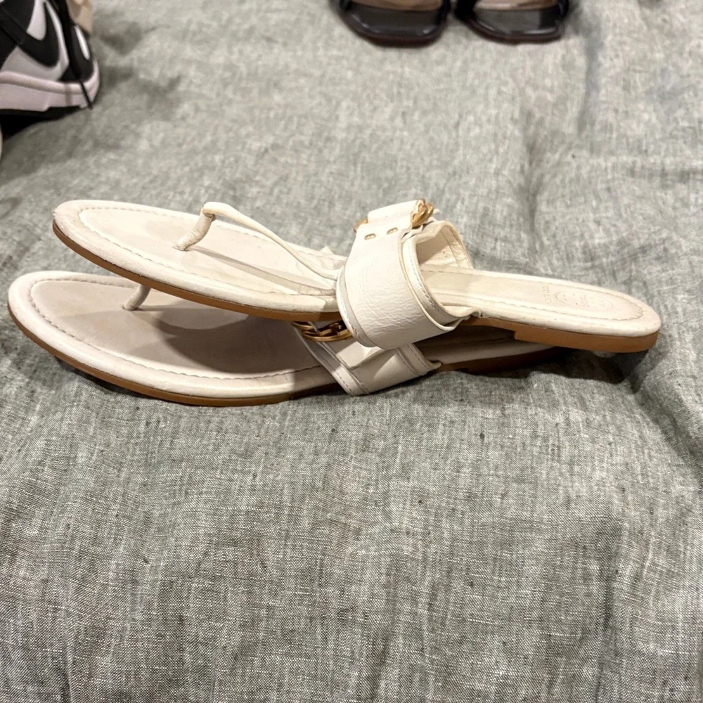 Tory Burch Marsden Ivory Leather Thong Sandals Gold Logo Size 8.5 M